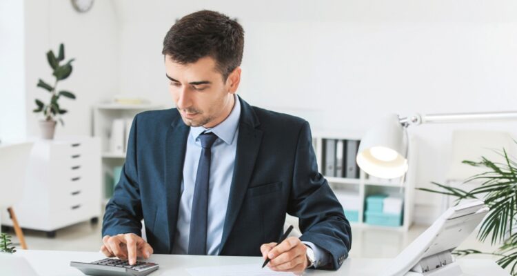 un auditeur junior